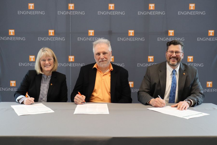 Oak Ridge’s UCOR expands collaboration with UT