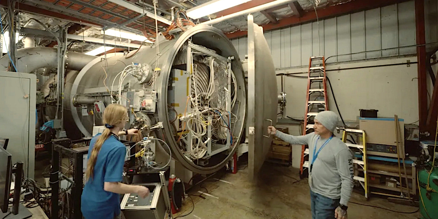 Condensable Metal propellant (Comet) vacuum facility at NASA's Jet Propulsion Laboratory